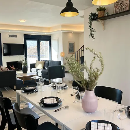 Maisonette With Stunning Terrace&private Garage - By Solstad Apartment *