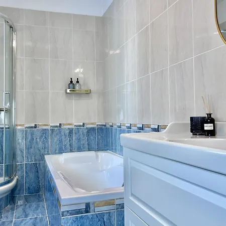 Maisonette With Stunning Terrace&private Garage - By Solstad Apartment *