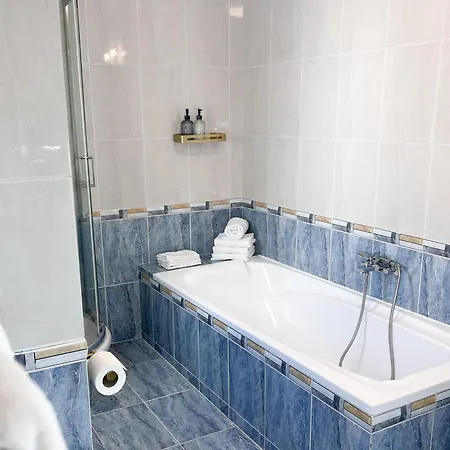 Maisonette With Stunning Terrace&private Garage - By Solstad Apartment