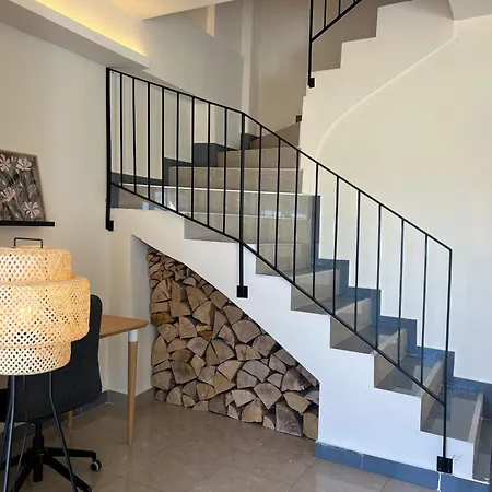 Maisonette With Stunning Terrace & Private Garage - By Solstad Kavala