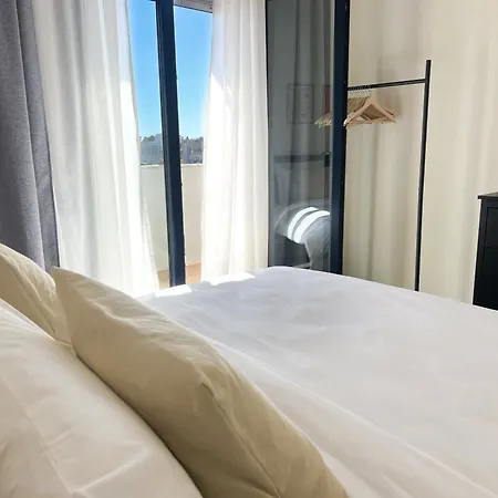 Maisonette With Stunning Terrace & Private Garage - By Solstad شقة كافالا