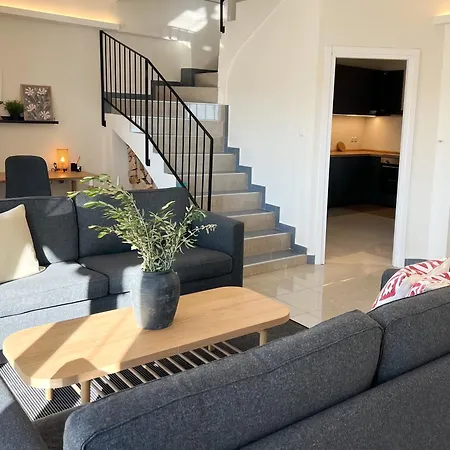 Maisonette With Stunning Terrace & Private Garage - By Solstad Daire Kavala