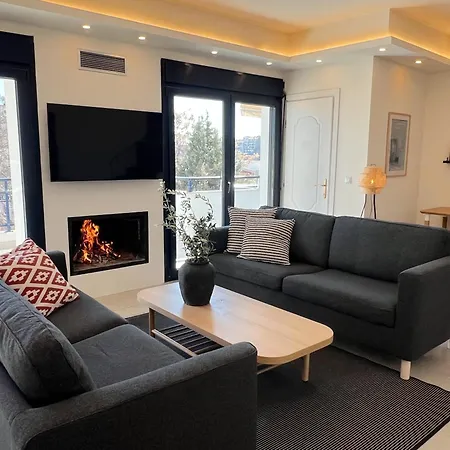 Maisonette With Stunning Terrace & Private Garage - By Solstad