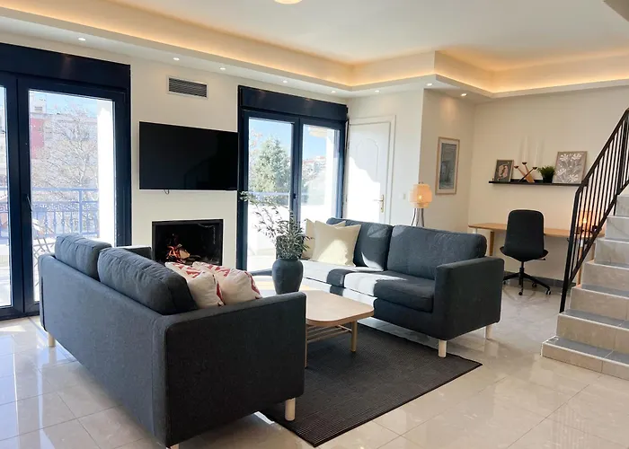 Maisonette With Stunning Terrace & Private Garage - By Solstad Appartement