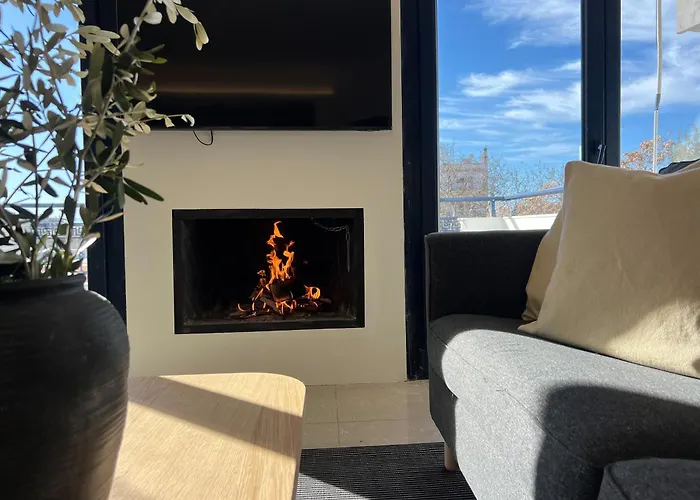 Maisonette With Stunning Terrace & Private Garage - By Solstad