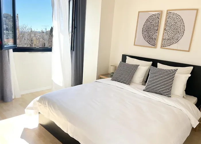 Maisonette With Stunning Terrace & Private Garage - By Solstad Apartamento