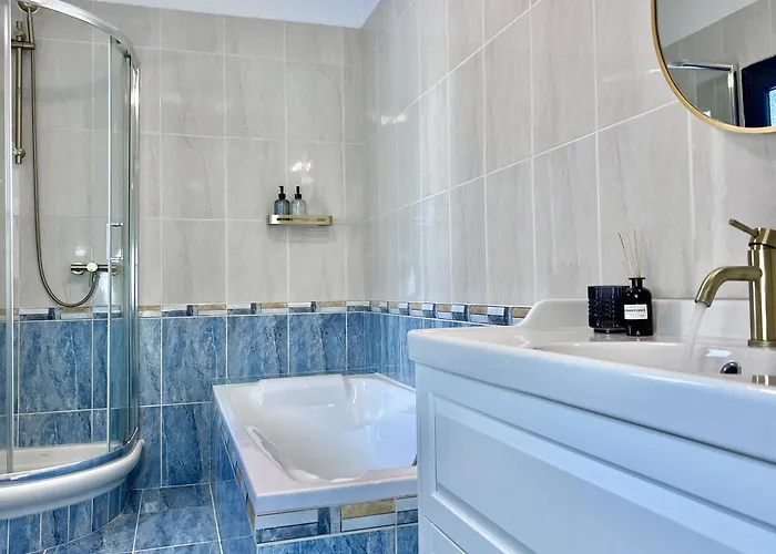 Maisonette With Stunning Terrace & Private Garage - By Solstad Appartement *